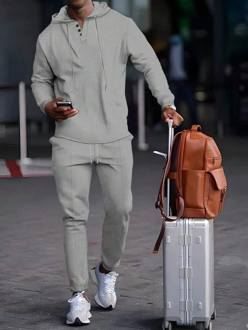 Breathable Solid Color Hooded Sweatshirt