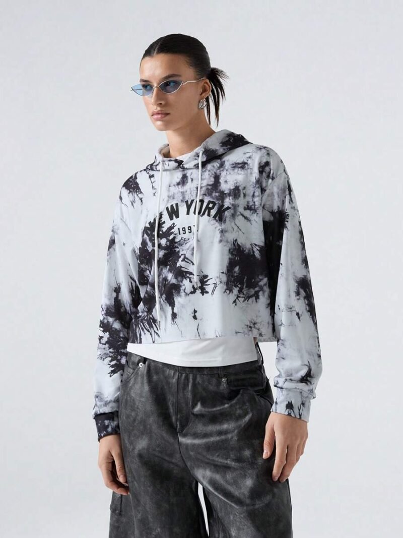 Graphic Tie Dye Cropped Hoodie