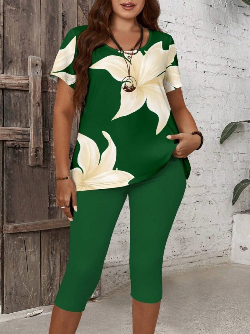Plus Size Lily Floral Print Short Sleeve Top