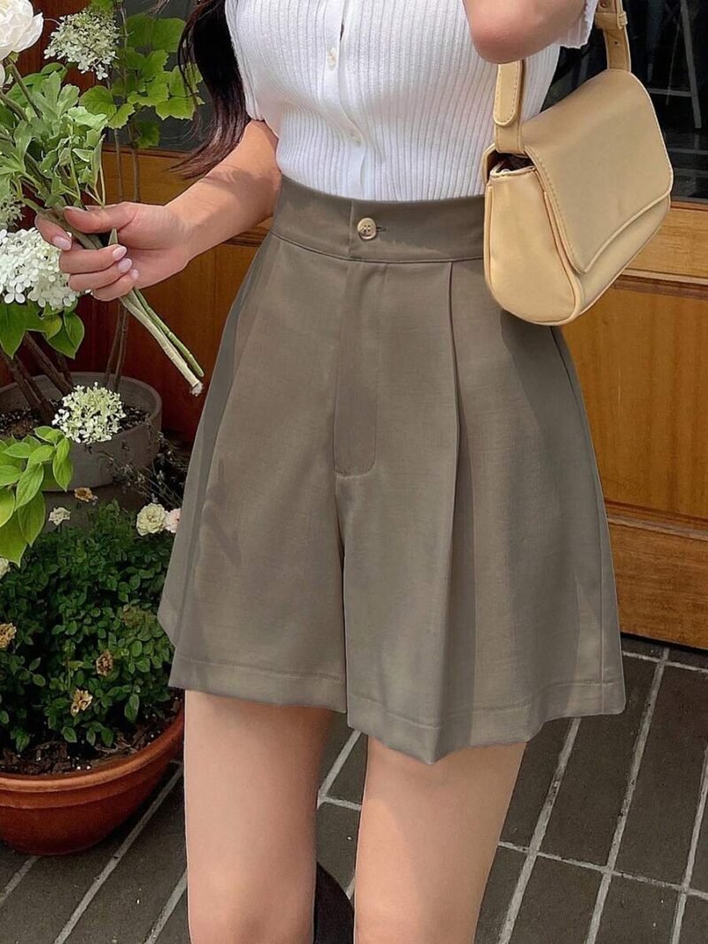 Solid Color Pleated Loose Casual Shorts