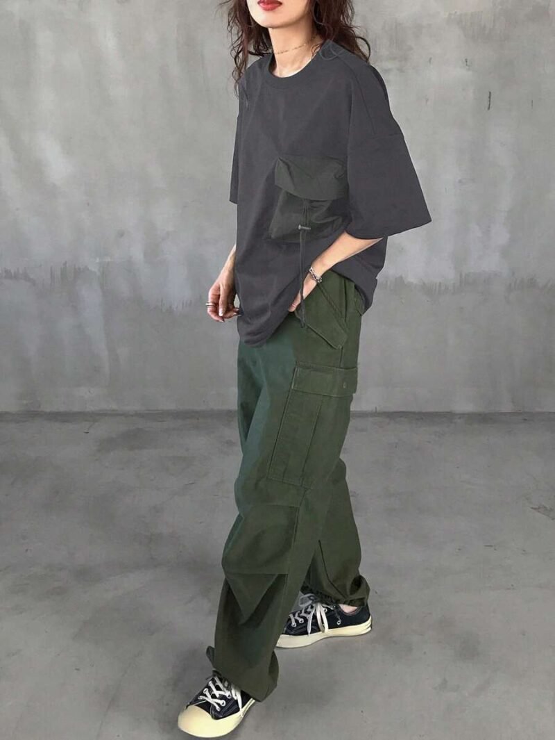 Loose Fit T Shirt With 3D Pockets
