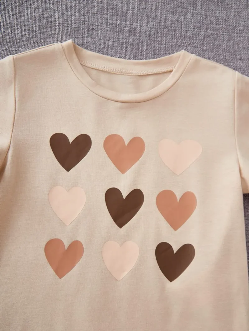 Solid Color Fitted Short Sleeve T Shirt With Heart Pattern