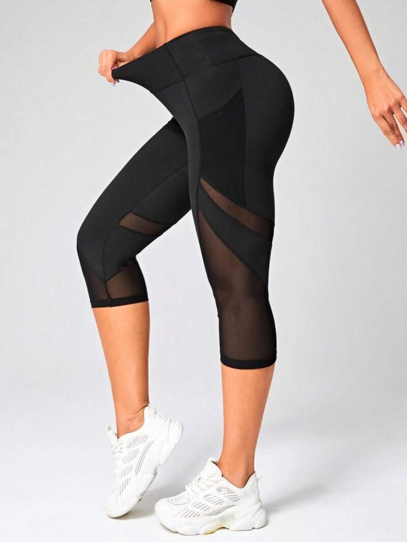Contrast Mesh Capri Sports Leggings With Phone Pocket
