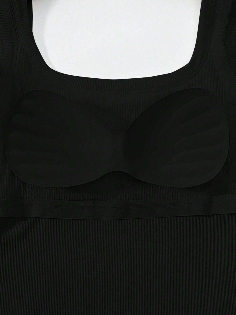 Black Basic Tank Top With Detachable Chest Pad