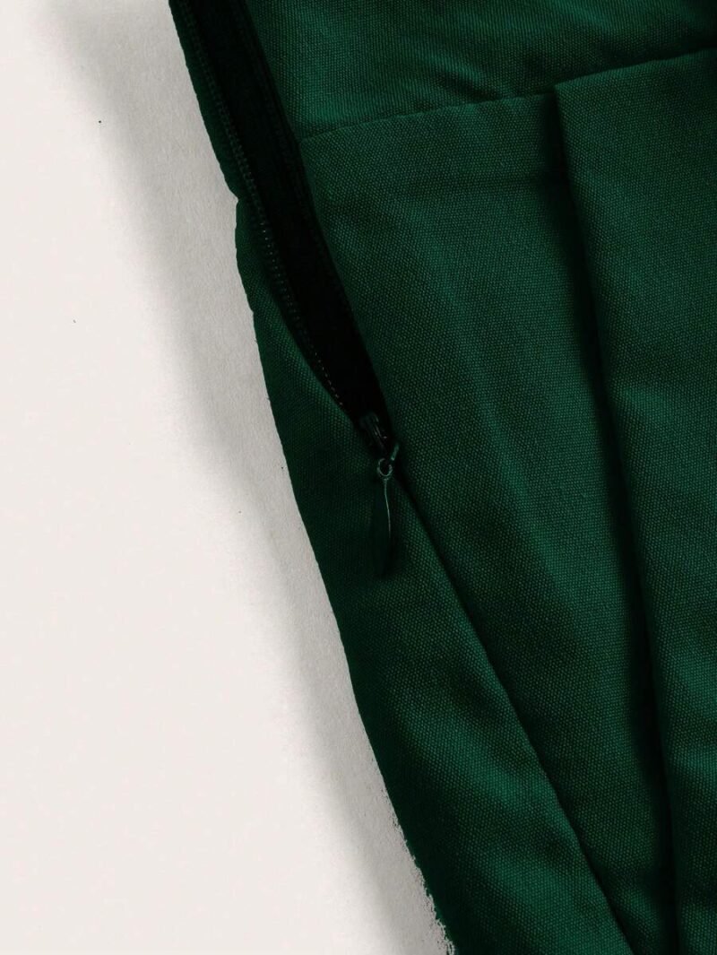 Plain Pleated Pockets Straight Leg Shorts