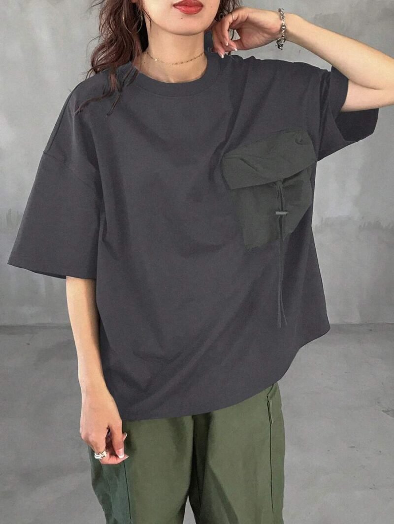 Loose Fit T Shirt With 3D Pockets