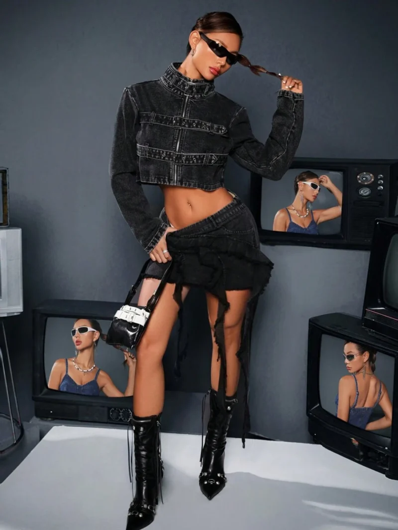 Fashionable Crop Denim Jacket With Long Sleeves