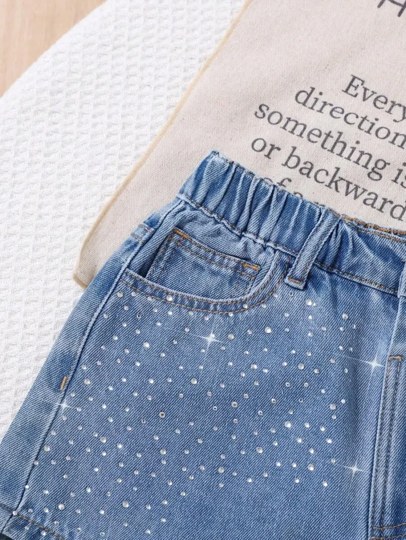 Ripped & Rhinestone Detail Pocket Denim Wash Casual Shorts