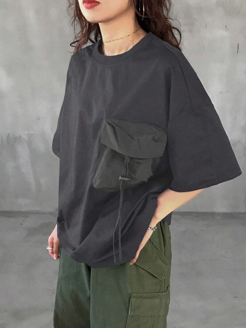 Loose Fit T Shirt With 3D Pockets