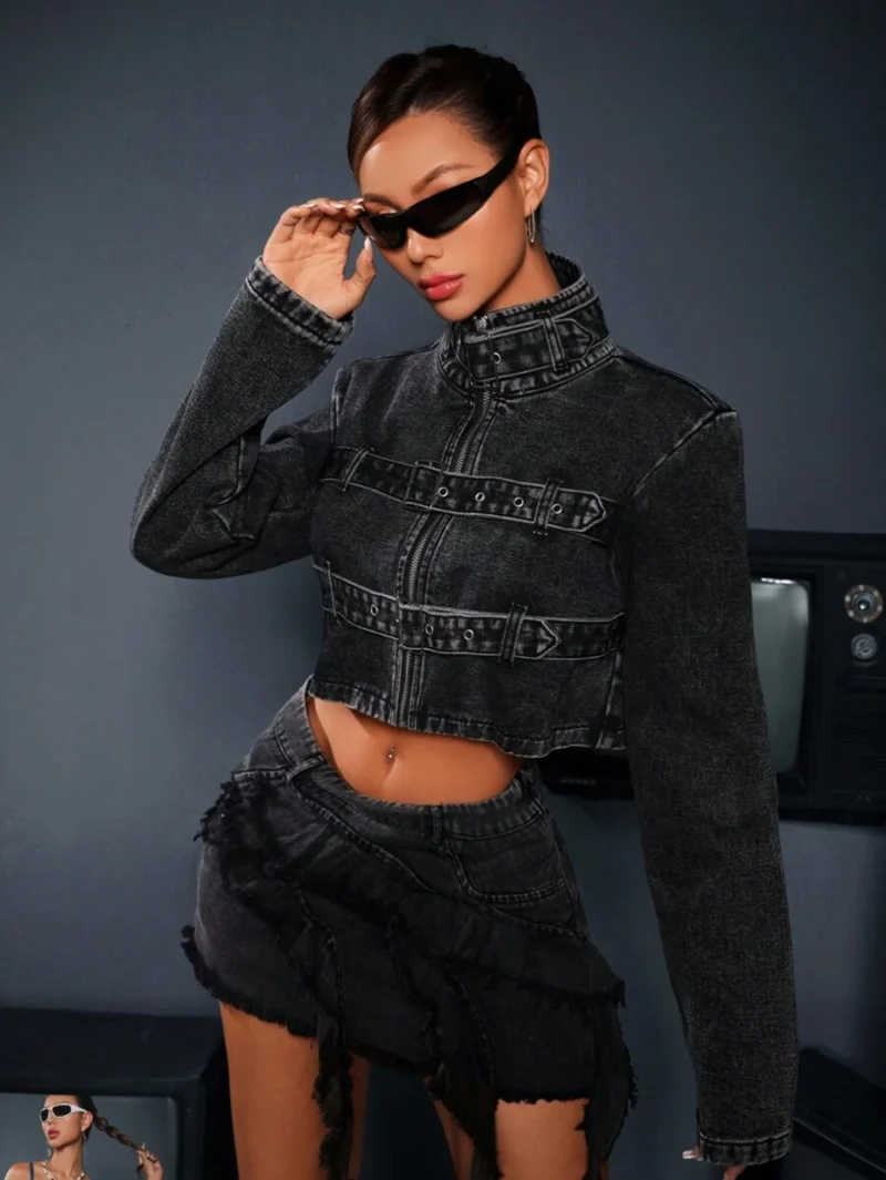 Fashionable Crop Denim Jacket With Long Sleeves