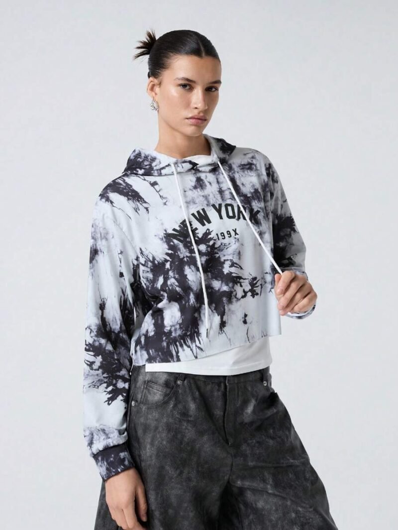 Graphic Tie Dye Cropped Hoodie