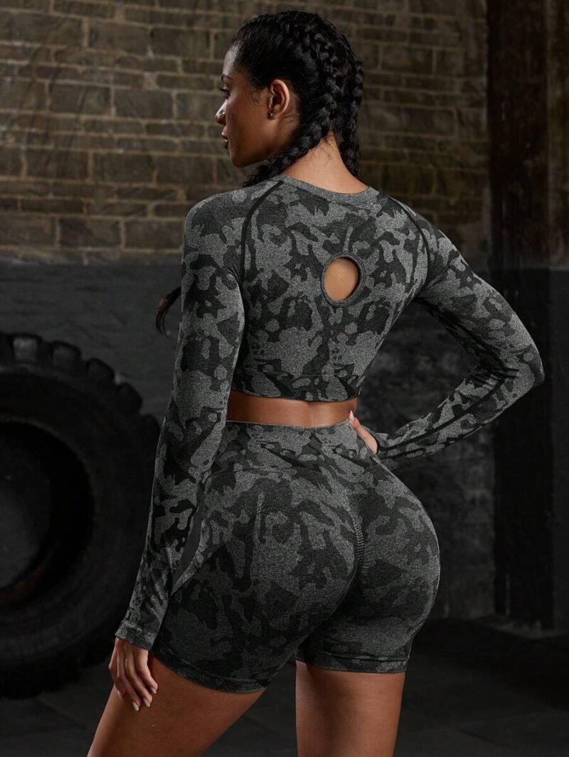 Camouflage Print Raglan Sleeve Long Sleeve Crop Top