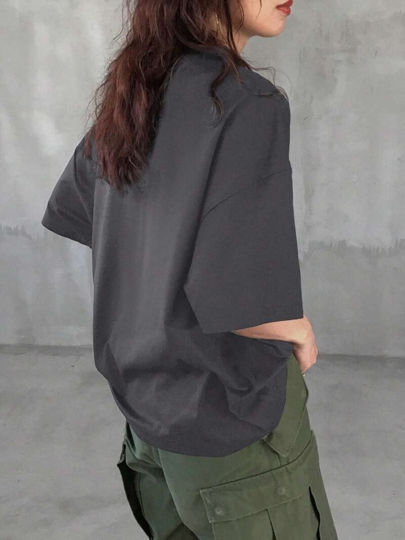 Loose Fit T Shirt With 3D Pockets